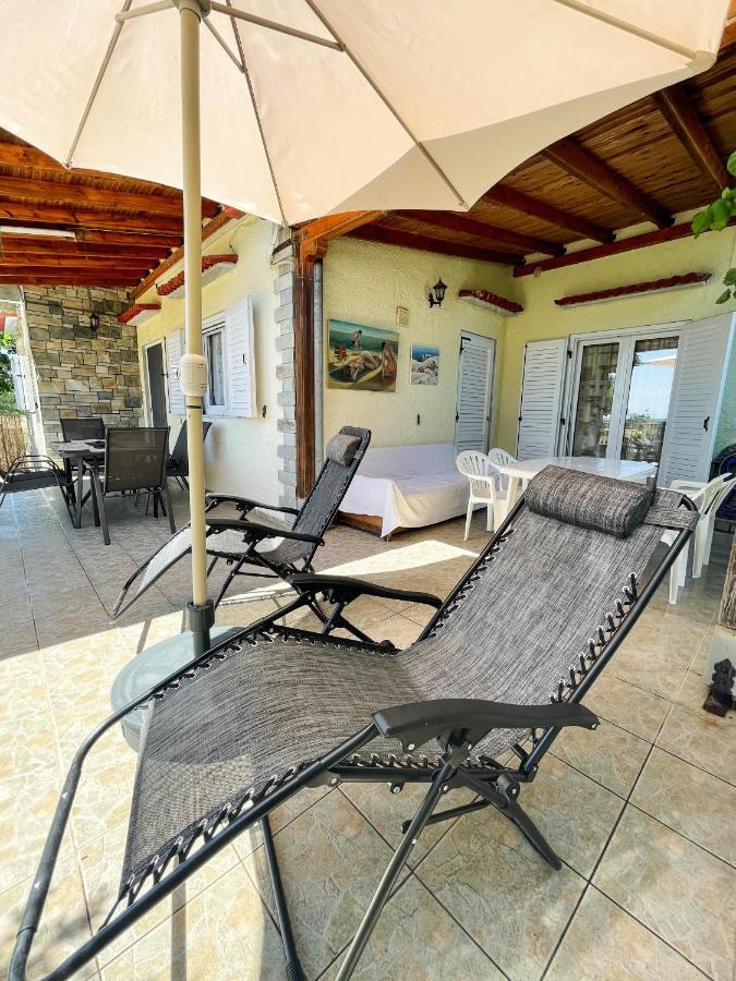 Casa Lia-Beach Front Villa Nea Kallikrateia Exterior photo