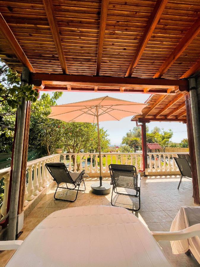 Casa Lia-Beach Front Villa Nea Kallikrateia Exterior photo